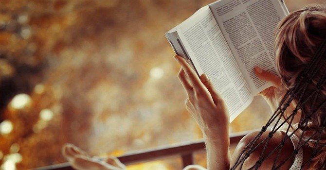 Чтение книг отлично подходит для развития